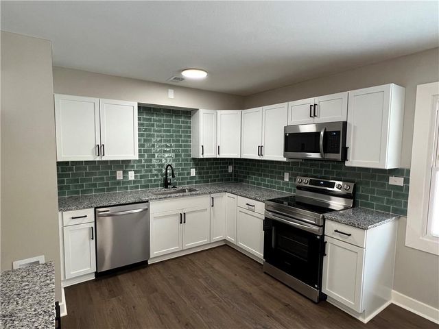 7002 E 112 Street, Kansas City, MO 64134