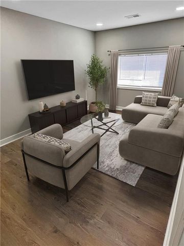 7002 E 112 Street, Kansas City, MO 64134