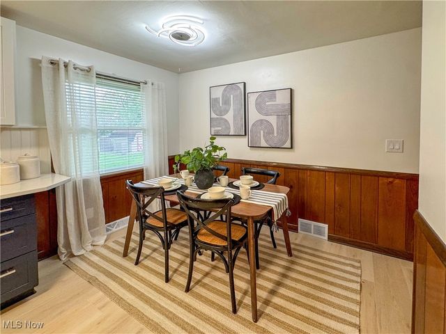 805 Devitt, Campbell, OH 44405