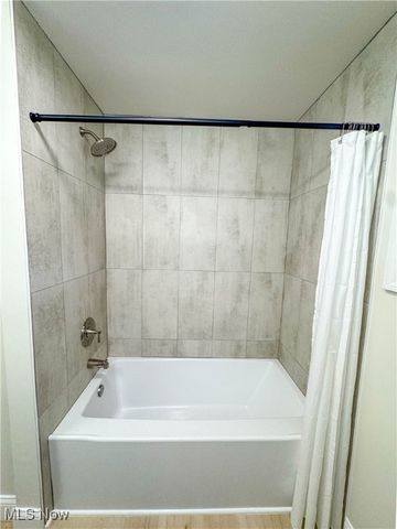 805 Devitt, Campbell, OH 44405