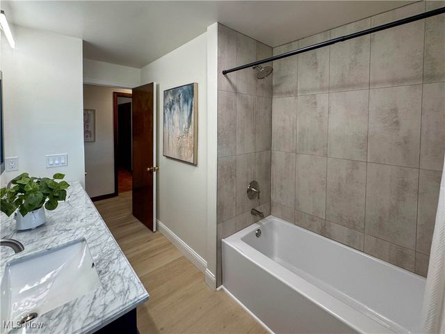 805 Devitt, Campbell, OH 44405