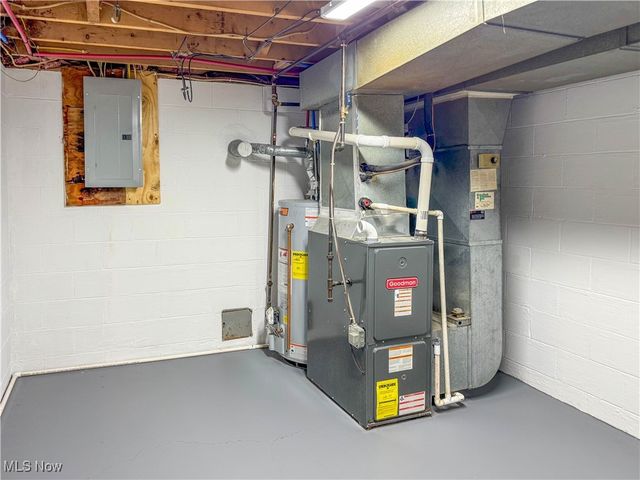 805 Devitt, Campbell, OH 44405