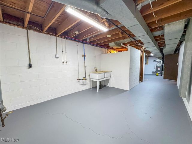 805 Devitt, Campbell, OH 44405