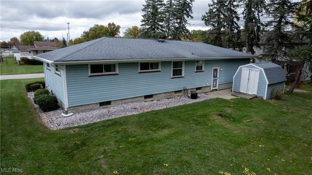 805 Devitt, Campbell, OH 44405