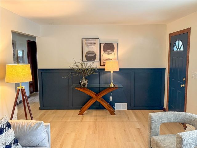 805 Devitt, Campbell, OH 44405