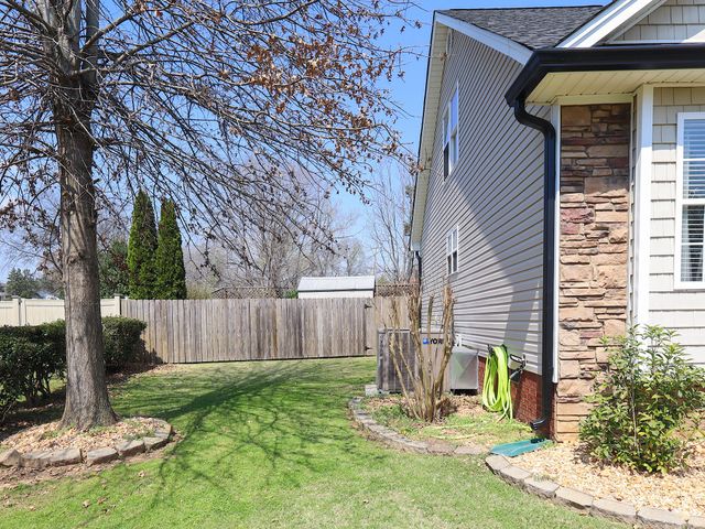 5259 Hunters Cove NW, Cleveland, TN 37312