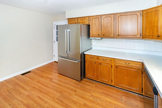 609 Bartlett Drive, Newburgh, IN 47630