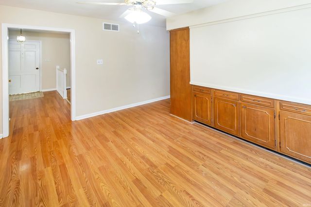 609 Bartlett Drive, Newburgh, IN 47630
