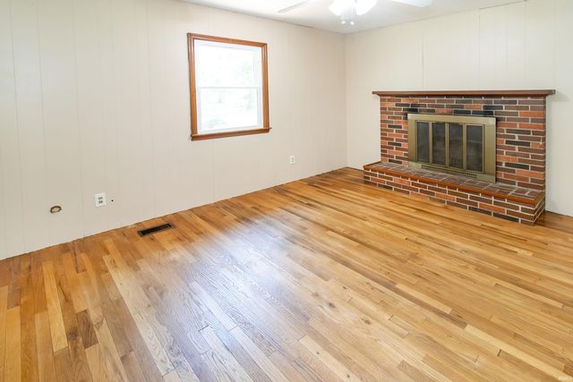 609 Bartlett Drive, Newburgh, IN 47630