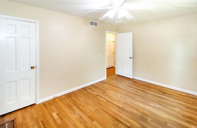 609 Bartlett Drive, Newburgh, IN 47630