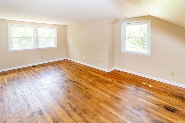 609 Bartlett Drive, Newburgh, IN 47630