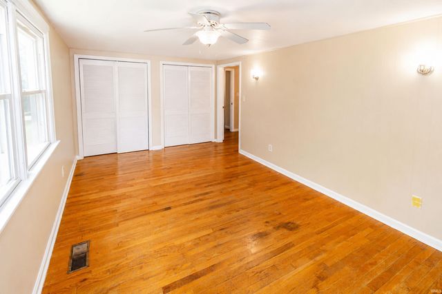 609 Bartlett Drive, Newburgh, IN 47630