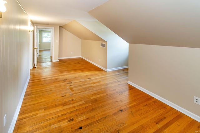 609 Bartlett Drive, Newburgh, IN 47630