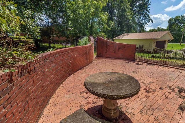 609 Bartlett Drive, Newburgh, IN 47630