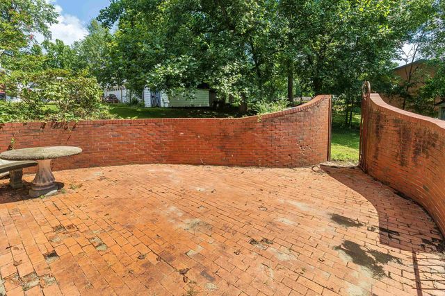 609 Bartlett Drive, Newburgh, IN 47630