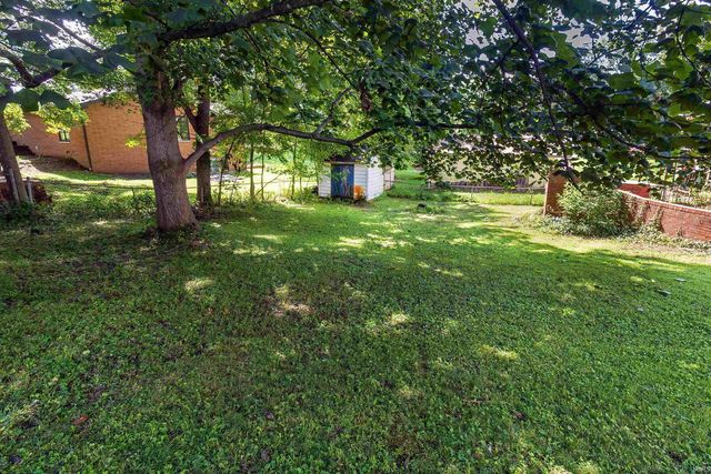 609 Bartlett Drive, Newburgh, IN 47630