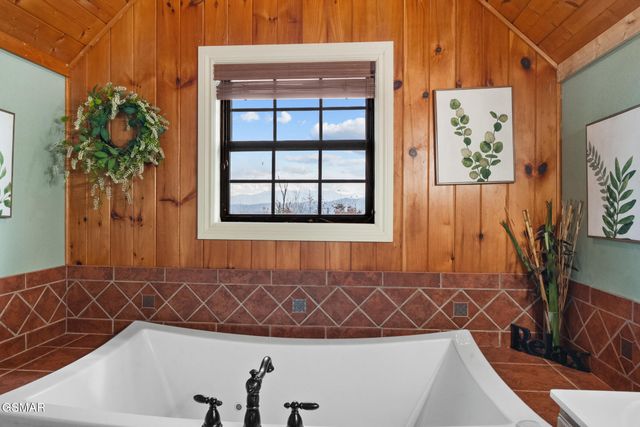 2968 Smoky Bluff Trail, Sevierville, TN 37862