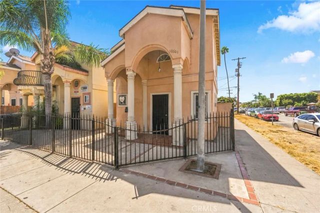 10601 S Main, Los Angeles, CA 90003