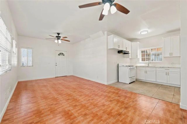 10601 S Main, Los Angeles, CA 90003