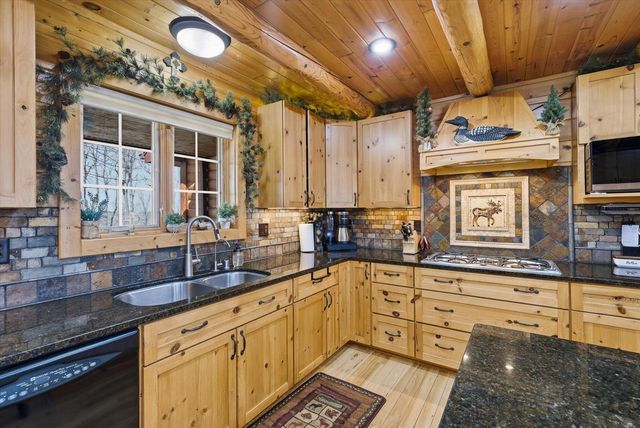 W2147 Hickory Hills COURT, Campbellsport, WI 53010