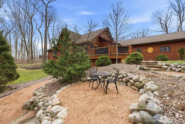 W2147 Hickory Hills COURT, Campbellsport, WI 53010