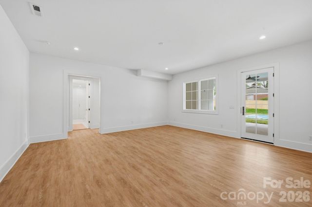 539 Mammoth Oaks Drive, Charlotte, NC 28270