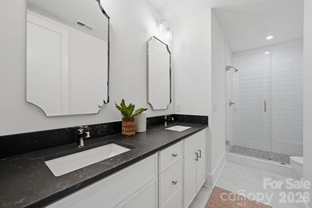 539 Mammoth Oaks Drive, Charlotte, NC 28270