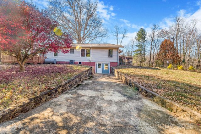 107 Woodland Church Road, Clyde, NC 28721