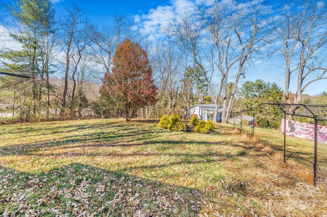 107 Woodland Church Road, Clyde, NC 28721