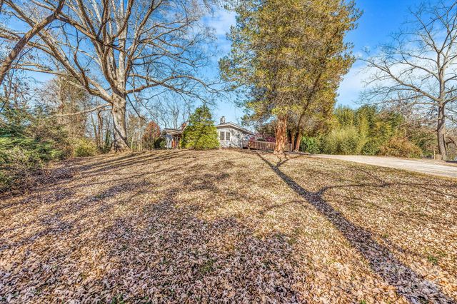 107 Woodland Church Road, Clyde, NC 28721