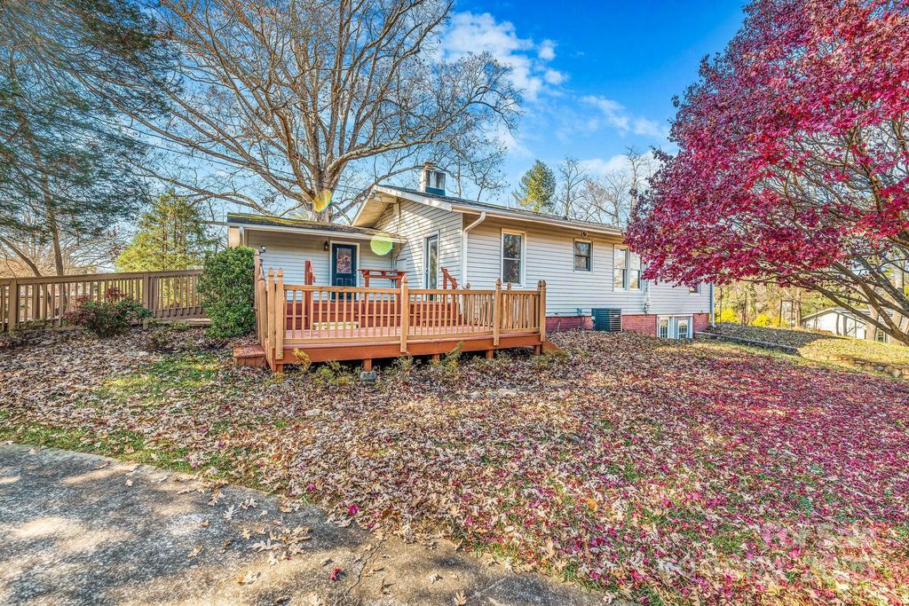 107 Woodland Church Road, Clyde, NC 28721