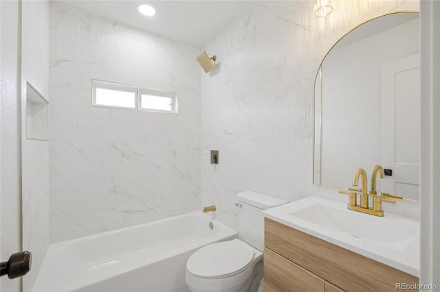 7464 W Louisiana Avenue, Lakewood, CO 80232