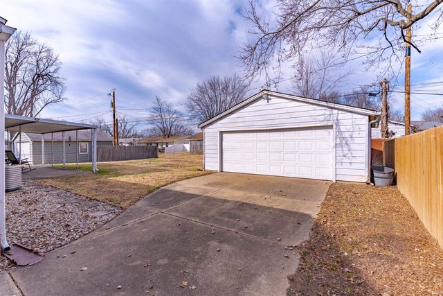 307 W Buena Vista Road, Evansville, IN 47710