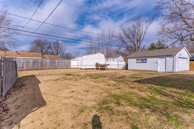 307 W Buena Vista Road, Evansville, IN 47710