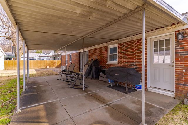 307 W Buena Vista Road, Evansville, IN 47710