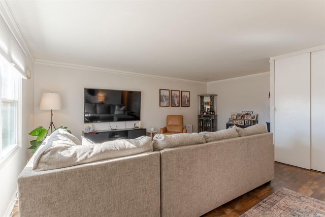 307 W Buena Vista Road, Evansville, IN 47710