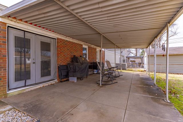 307 W Buena Vista Road, Evansville, IN 47710