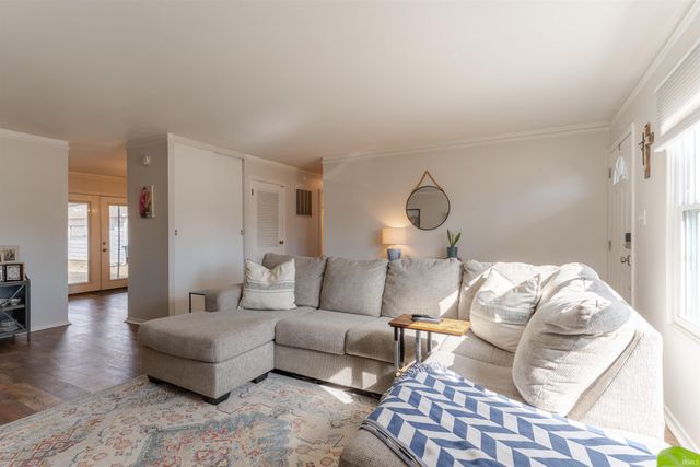 307 W Buena Vista Road, Evansville, IN 47710