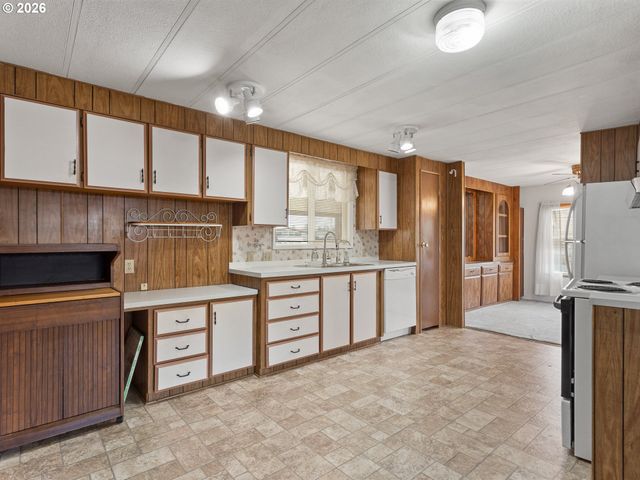 2901 E 2ND St 135, Newberg, OR 97132