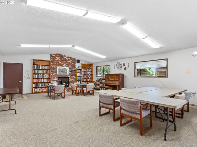 2901 E 2ND St 135, Newberg, OR 97132