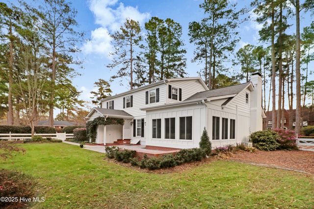 1214 Sweetbriar Circle, Kinston, NC 28501