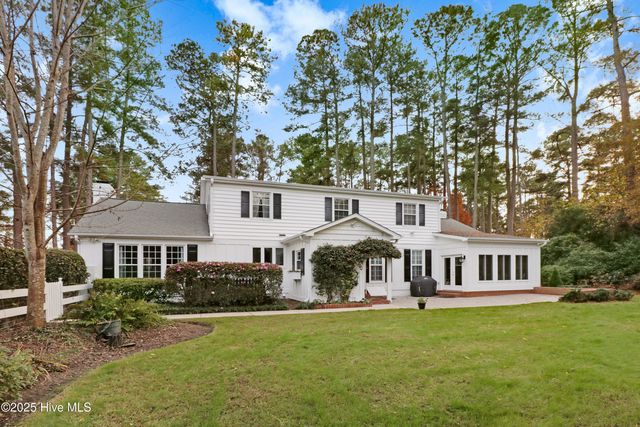 1214 Sweetbriar Circle, Kinston, NC 28501