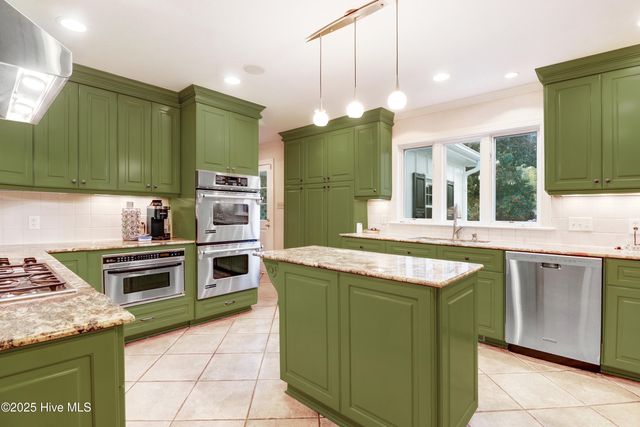 1214 Sweetbriar Circle, Kinston, NC 28501