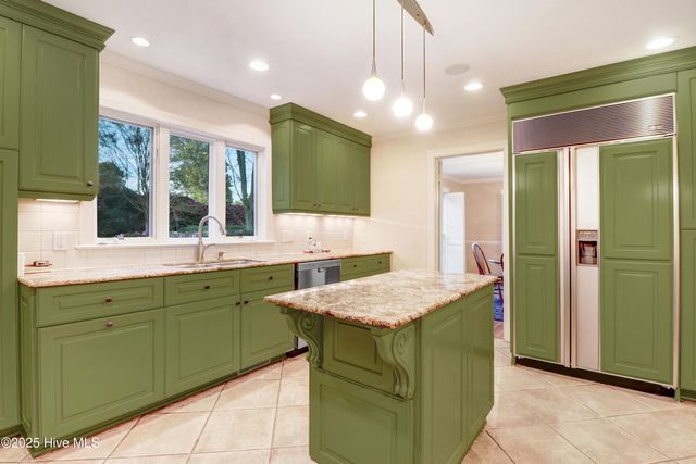 1214 Sweetbriar Circle, Kinston, NC 28501