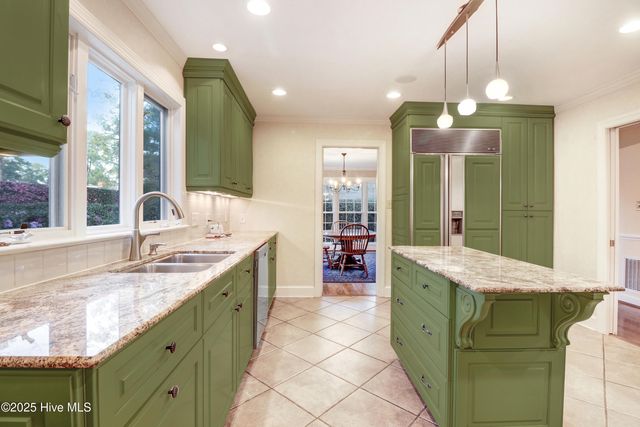 1214 Sweetbriar Circle, Kinston, NC 28501