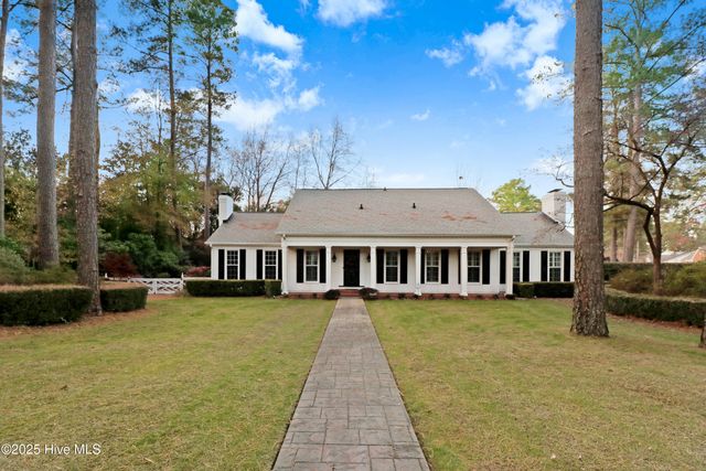 1214 Sweetbriar Circle, Kinston, NC 28501