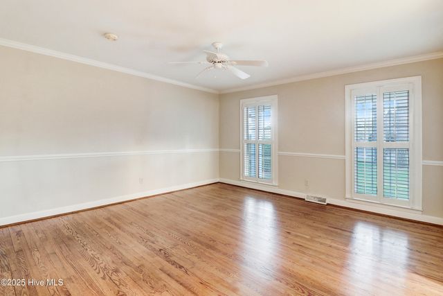 1214 Sweetbriar Circle, Kinston, NC 28501