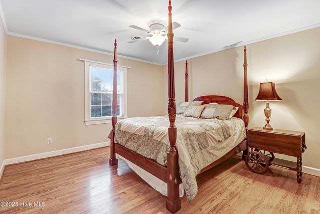 1214 Sweetbriar Circle, Kinston, NC 28501