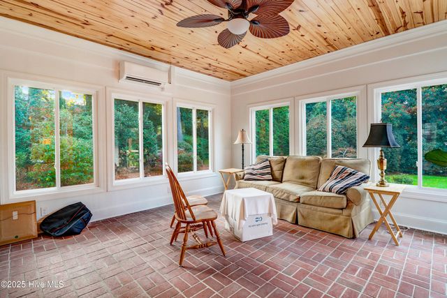 1214 Sweetbriar Circle, Kinston, NC 28501