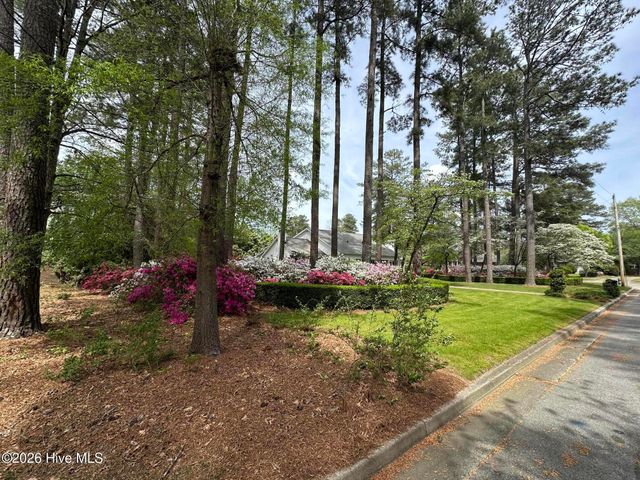 1214 Sweetbriar Circle, Kinston, NC 28501